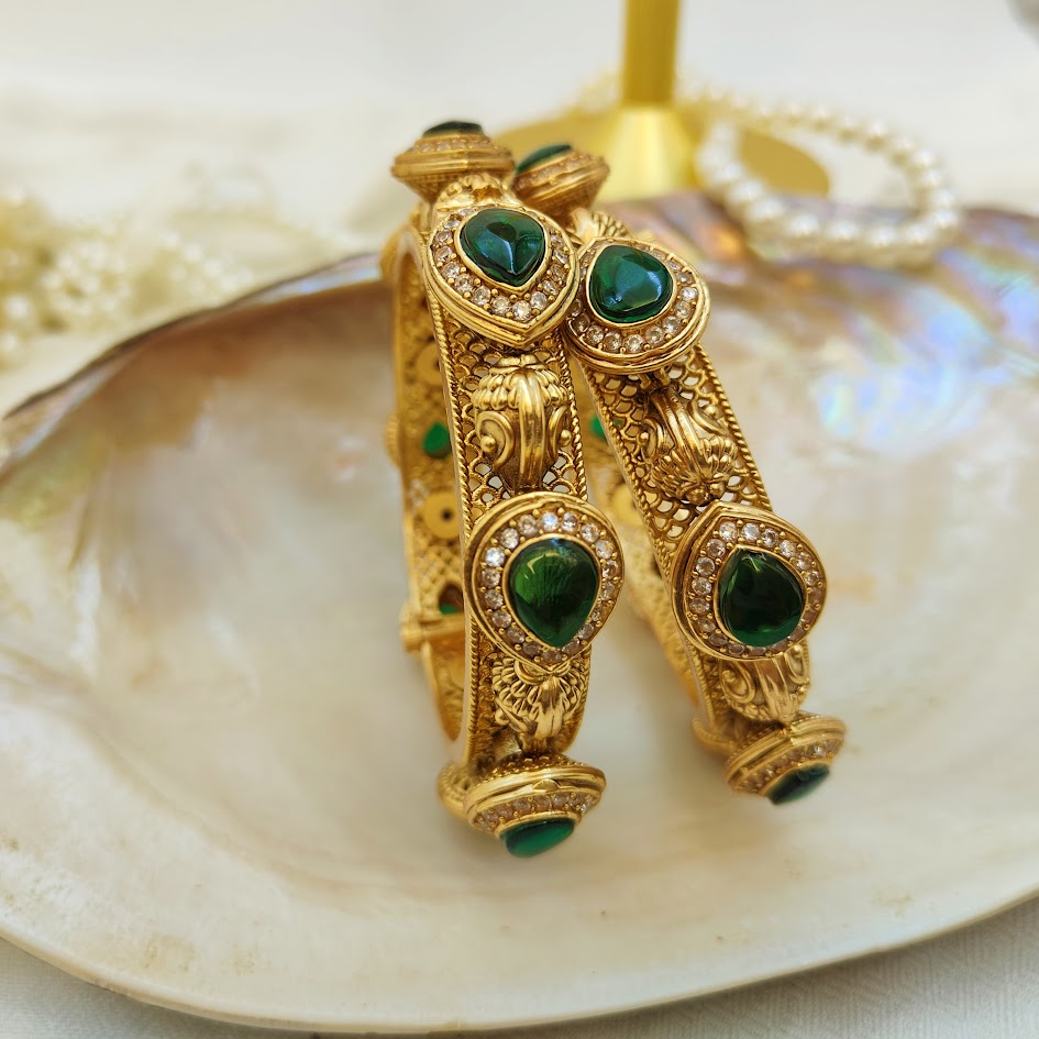 Monalisa Antique Finish Kada(set off two)