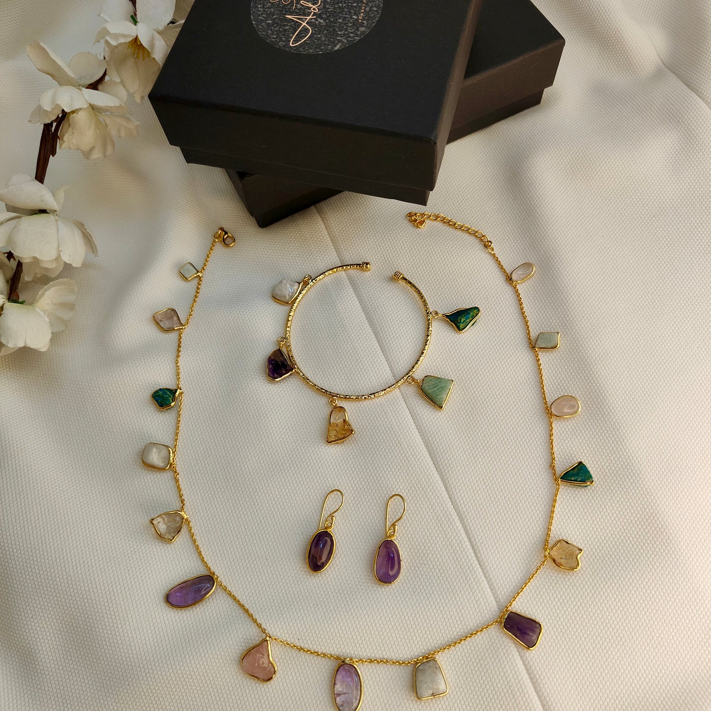 Love (Natural stone necklace set)
