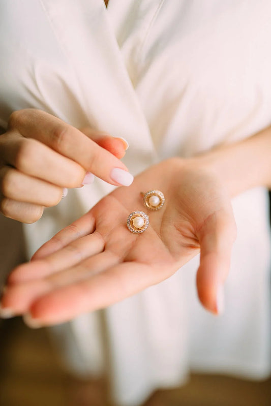 Dress to Impress: Unveiling a World of Style with Rings, Earrings, Bracelets, Necklaces, and Pendants