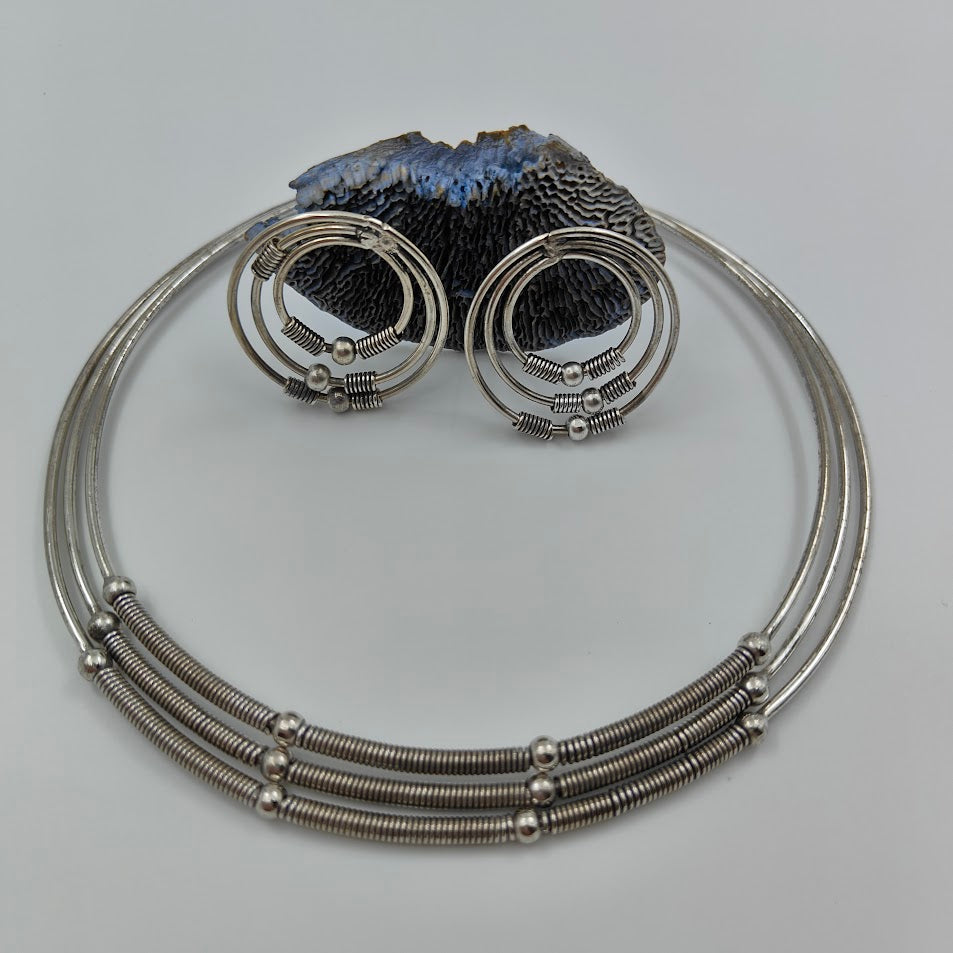 Oxidize Hasli with Earrings