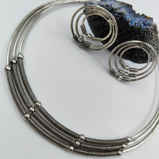 Oxidize Hasli with Earrings