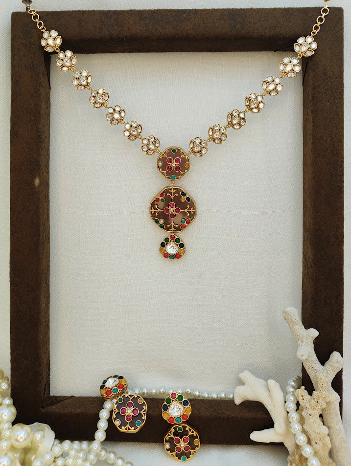 Beautiful Inlay Flower Cut Embellished Necklace Set