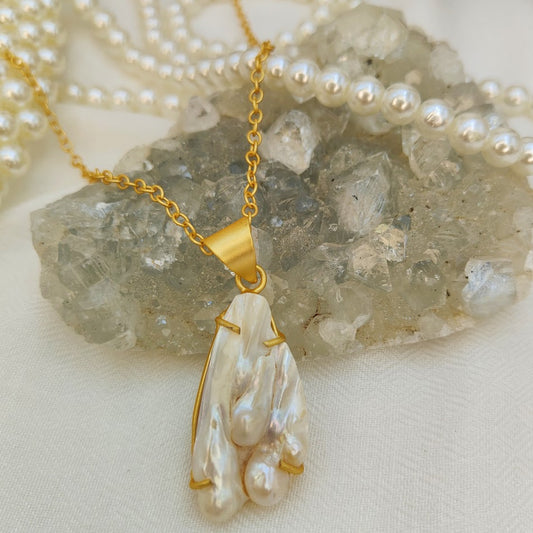 Elegant Brass Mother-Of-Pearl Pendant