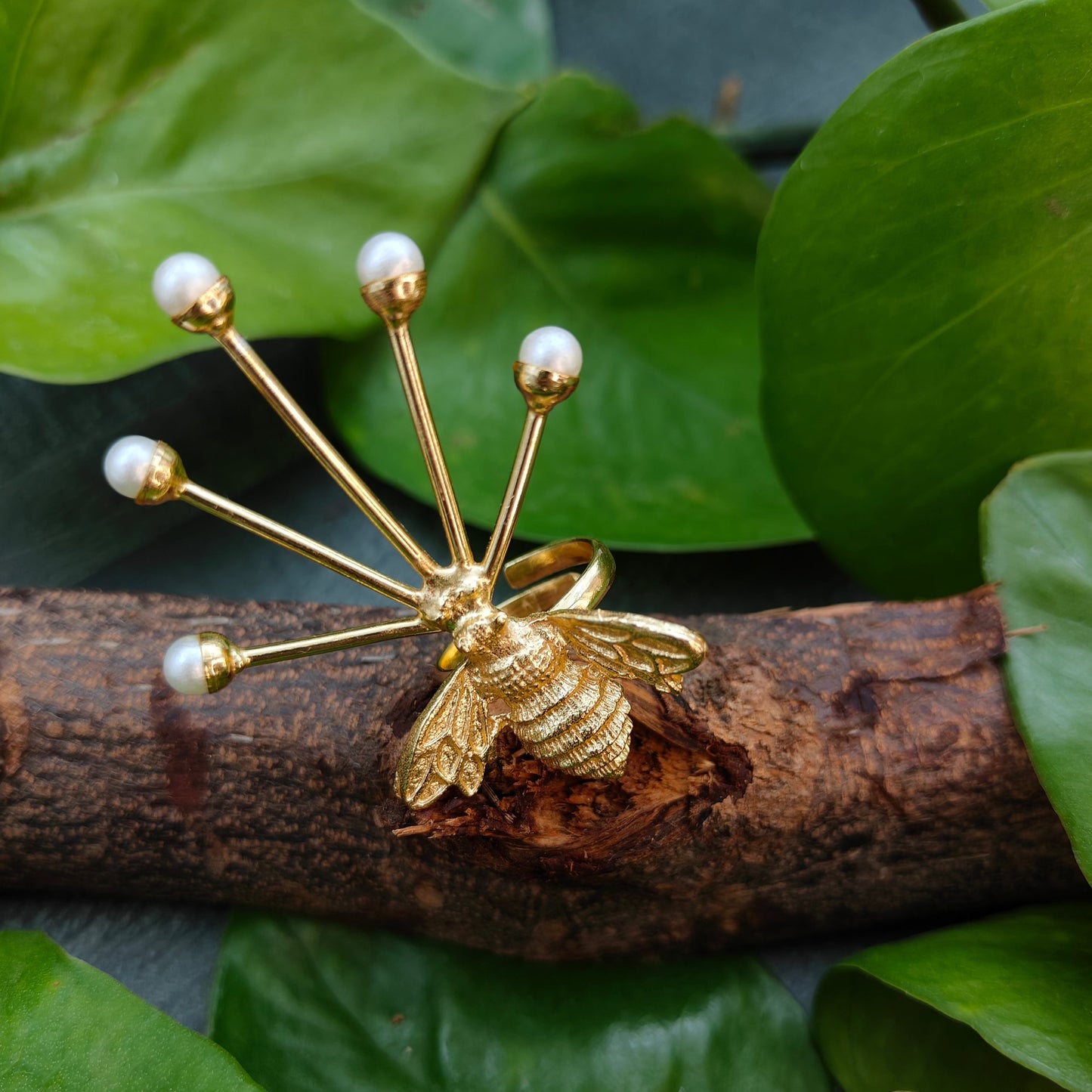 Honey Bee Ring