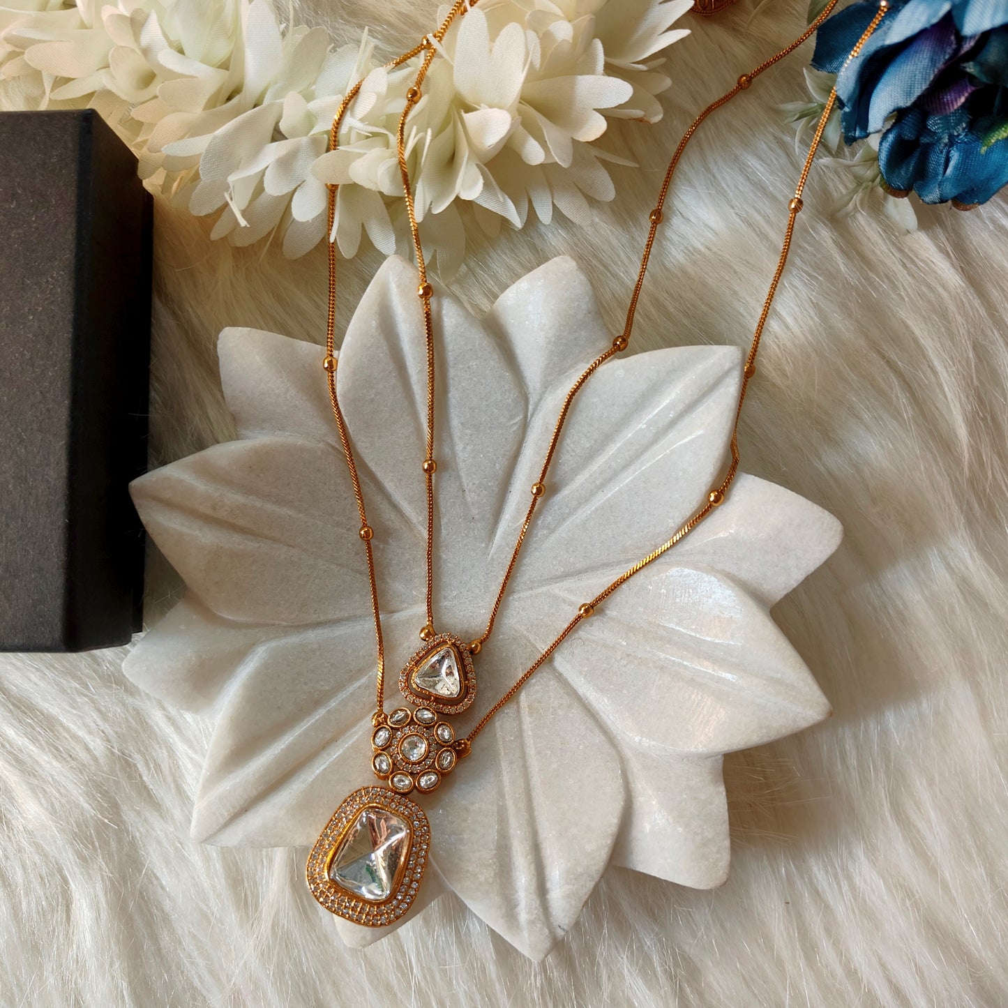 Ruhi moissanite pendant set